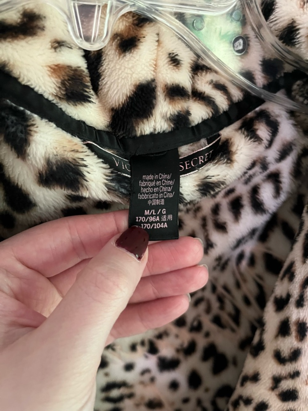 Victoria’s Secret leopard Print Plush Robe size medium m/l - Picture 2 of 5